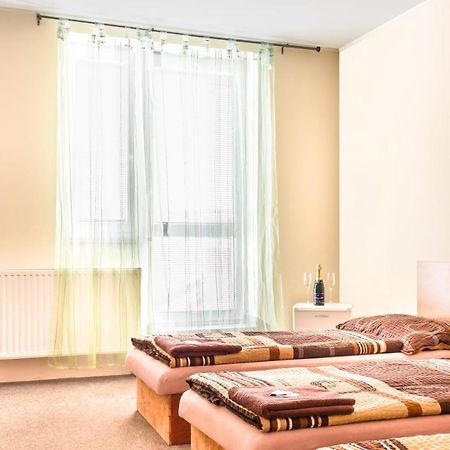 Hotel Zannam Brno Luaran gambar
