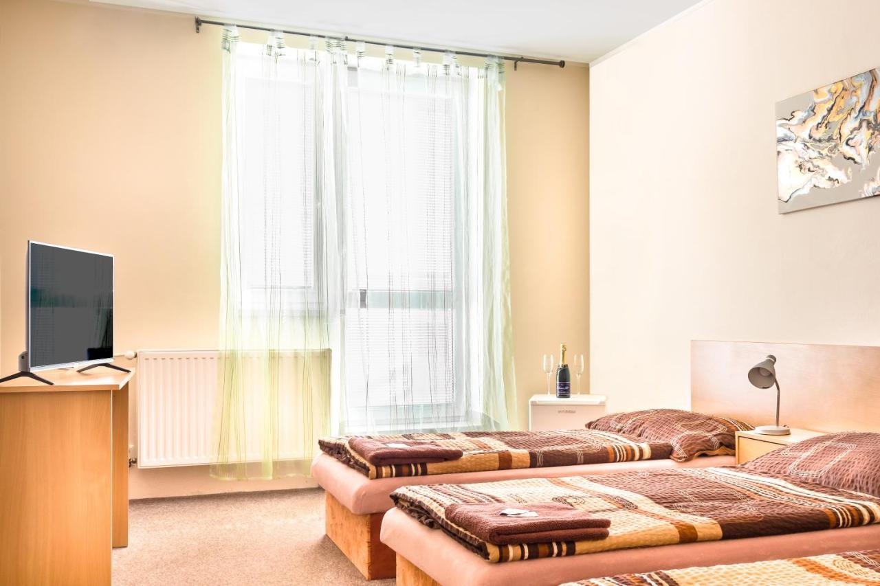 Hotel Zannam Brno Luaran gambar