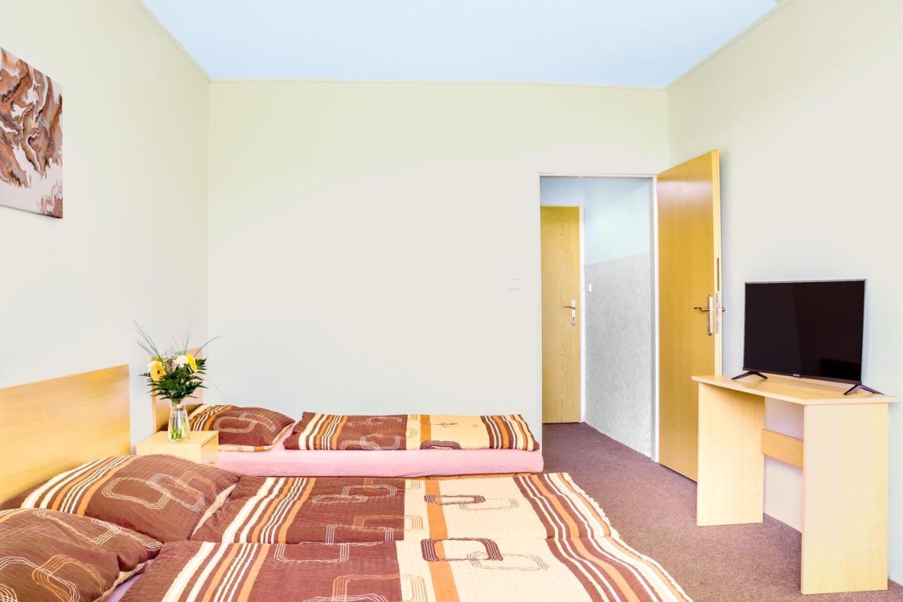 Hotel Zannam Brno Luaran gambar