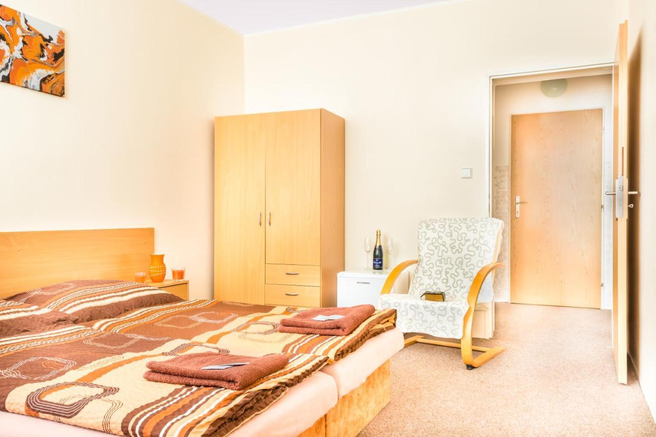 Hotel Zannam Brno Luaran gambar